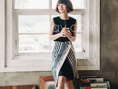 两件式拼接连衣裙