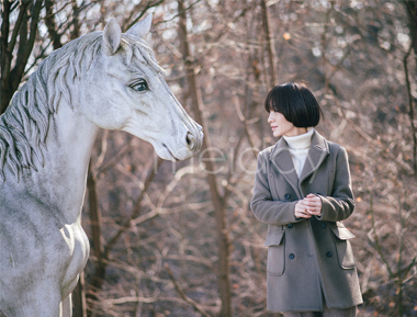 双排扣羊毛短大衣