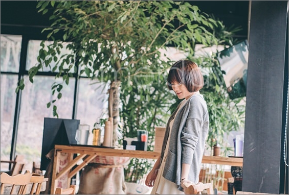 大阔灰色针织开衫