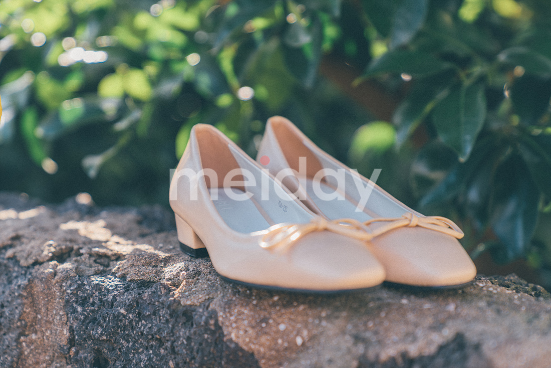 裸色低粗跟芭蕾舞鞋