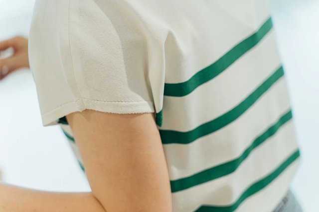 高级绢丝纱条纹针织衫