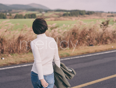 竖纹编织打底线衫