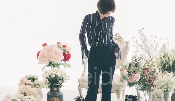 条纹蝴蝶结衬衫