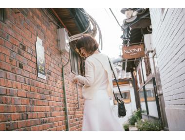 背部交叉羊毛衫